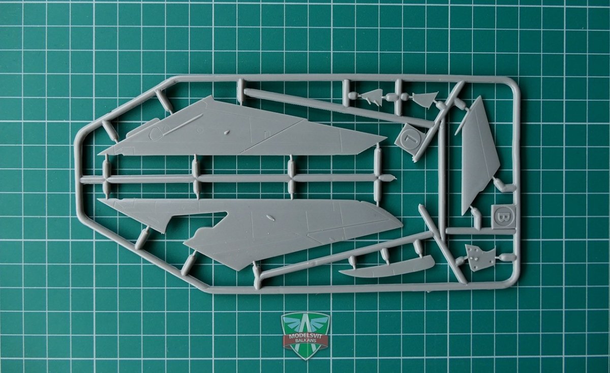 Modelsvit 72010 Mikoyan I-3U (I-420) Intercepteur soviétique 1/72 – immagine 5