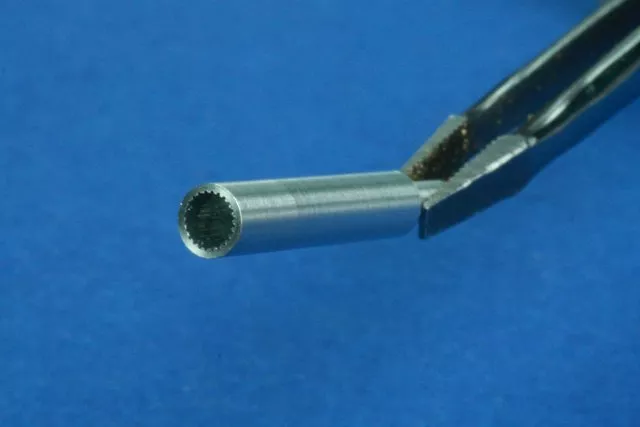 Maquette RB 48B39 122 mm M-30 SU-122 1/48