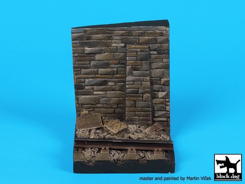 Mur Black Dog D35098 avec base de rail 1/35  – immagine 5