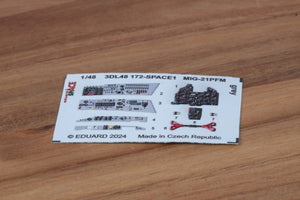 Eduard 3DL48172 MiG-21PFM gris SPACE EDUARD 1/48 – image 2