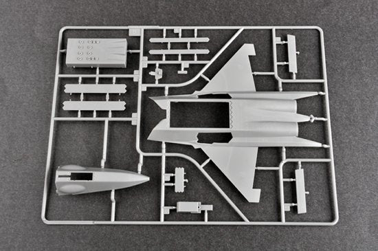 Trumpeter 01666 Shenyang J-31 Gyrfalcon (Salon aéronautique de Chine 2014) (1/72) – image 6