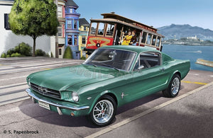 Revell 67065 Ford Mustang 1965 2+2 Fastback, maquette au 1/24 – imagen 2