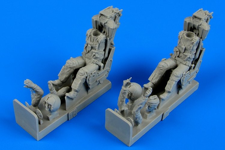 Aerobonus 480070 F-4B/N/J/S US Navy : figurine de pilote et opérateur avec sièges éjectables, échelle 1/48