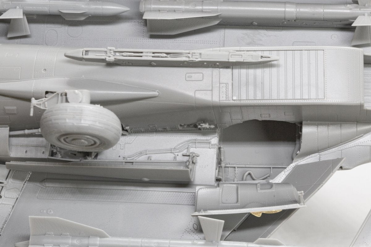 MiniBase 8001 SU-33 Flanker-D 1/48 – immagine 41