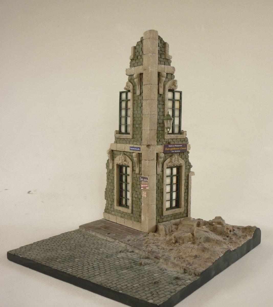 RT-Diorama 35253 Diorama-Base : Coin de la maison de ville 1/35 – Bild 6