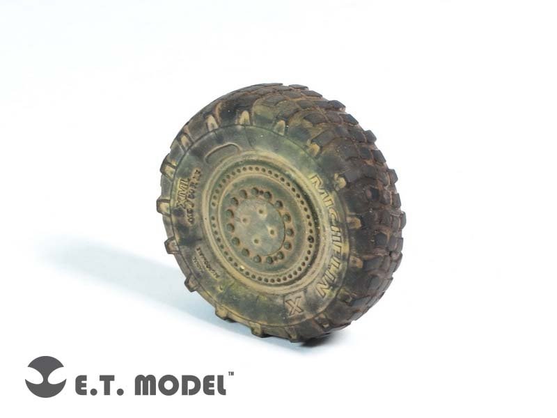 ET Model ER35-024 Modern German Boxer MRAV Weighted Road Wheels For HOBBY BOSS 1/35