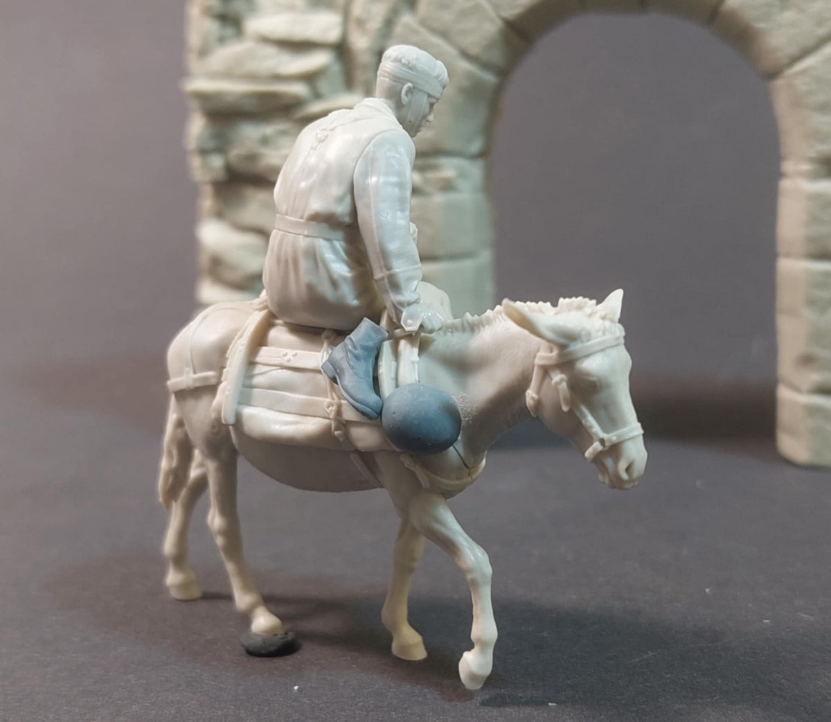 Panzer Art FI35-241 Fallschirmjäger blessé sur un âne 1/35 – Bild 4