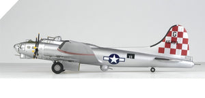 Academy 12414 B-17G Flying Fortress Édition spéciale avec décoration de nez au 1/72  – image 9