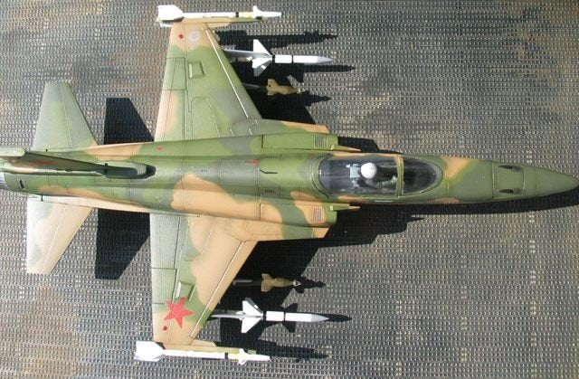 Hasegawa B3 F-20 Tigershark 1/72 – image 5