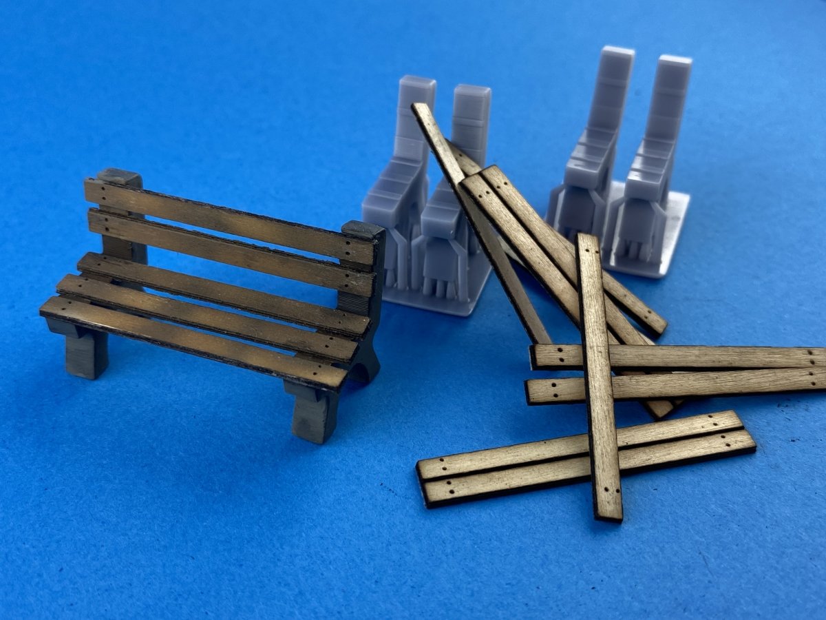 Point de non-retour 3522010 Bancs et poubelles de la gare 1/35 – immagine 8