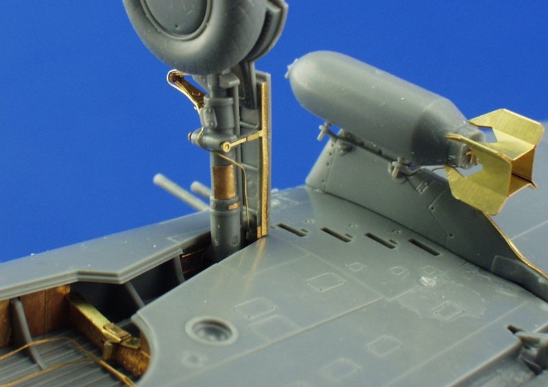 Eduard 49226 P-47D-20 1/48 Tamiya – image 13