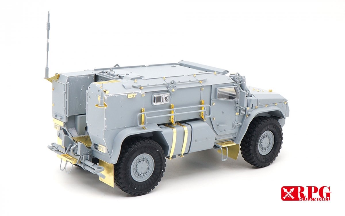 RPG Modèle 35021 KAMAZ K-4386 Typhoon-VDV Véhicule blindé protégé contre les mines Type initial 1/35  – immagine 4