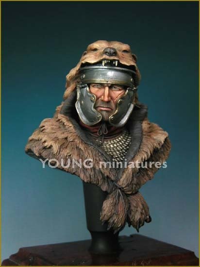 Young Miniatures YH1803 SIGNIFER ROMAIN Ier siècle ap. J.-C. 1/10