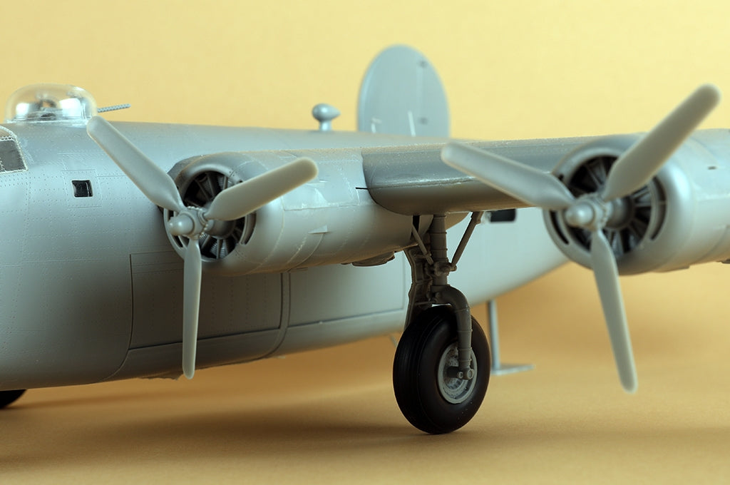 Hobby Boss 81774 Consolidated B-24J Liberator 1/48 – immagine 16