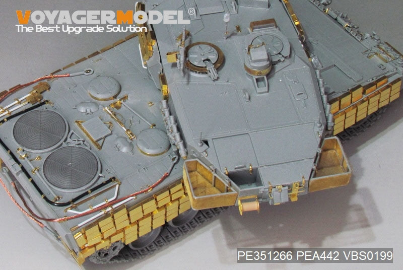 Maquette Voyager PE351266 Char de combat principal allemand moderne Leopard 2A5/A6 Ukraine Basic pour la frontière BT-002 1/35  – image 4