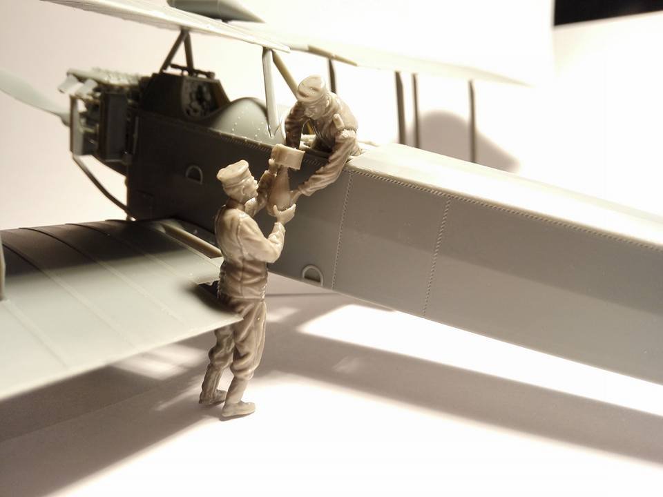 Copper State Models F48-005 German personnel - bomb loading 1/48 – zdjęcie 2