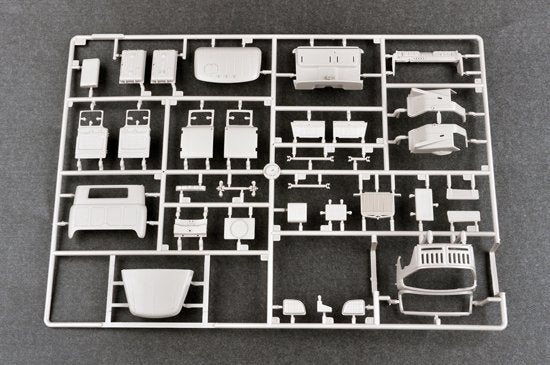 Trumpeter 01033 Zil-131V russe remorqué PR-11 SA-2 Guideline (1/35) – image 7