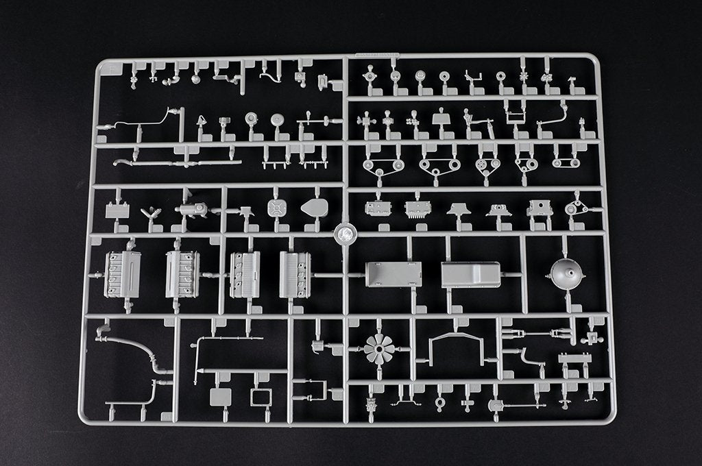 Trumpeter 09605 Véhicule de lancement russe 9P149 avec système de missile antichar 9K114 Shturm-S 1/35 – immagine 11
