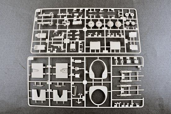 Trumpeter 03221 F-100C Super Sabre 1/32 – image 18