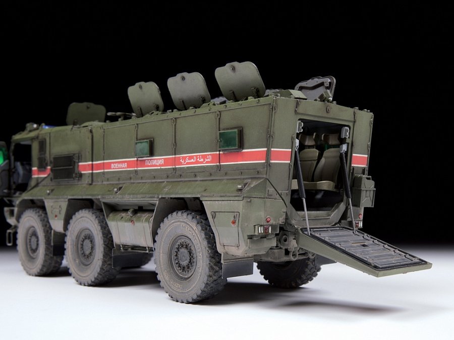 Zvezda 3701 Véhicule blindé russe Typhoon-K 1/35 – image 6