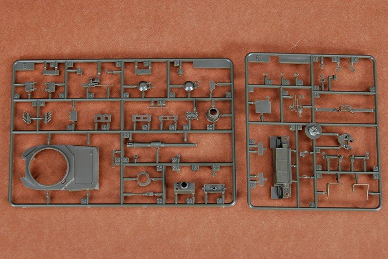 Trumpeter 07219 JAPON TYPE90 CHAR (1/72) – image 2