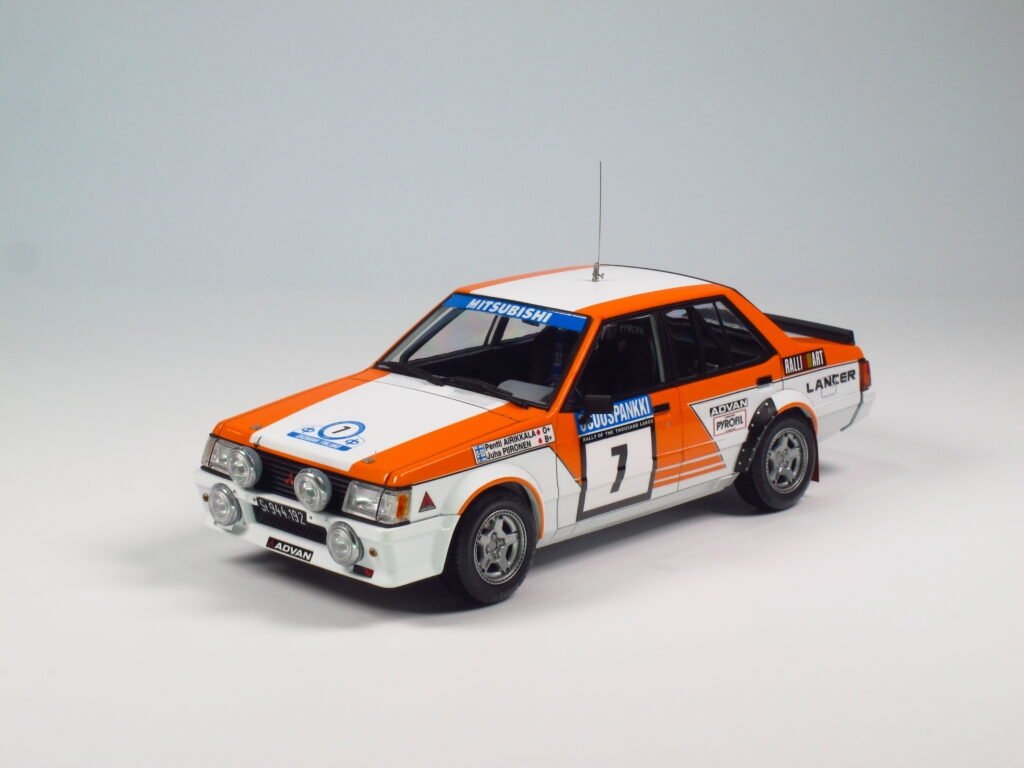 NuNu PN24018 MITSUBISHI LANCER TURBO 82 RALY 1000 LAKES 1/24  – image 5