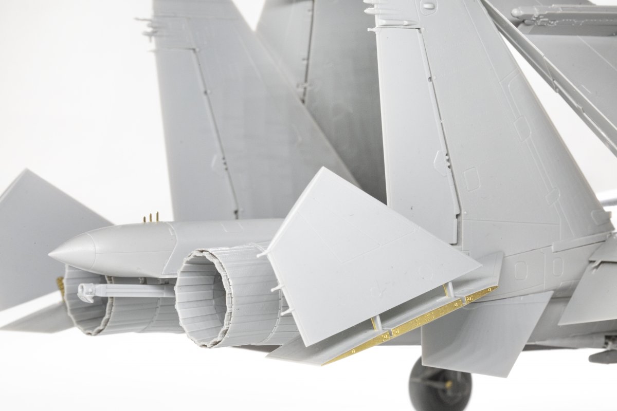 MiniBase 8001 SU-33 Flanker-D 1/48 – immagine 19
