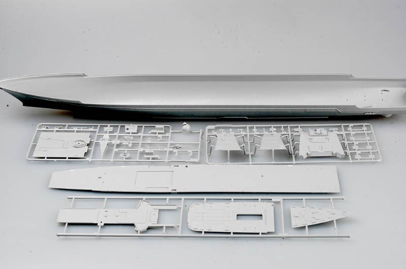 Trumpeter 04521 Croiseur russe Amiral Lazarev Ex-Frunze (1/350) – immagine 4