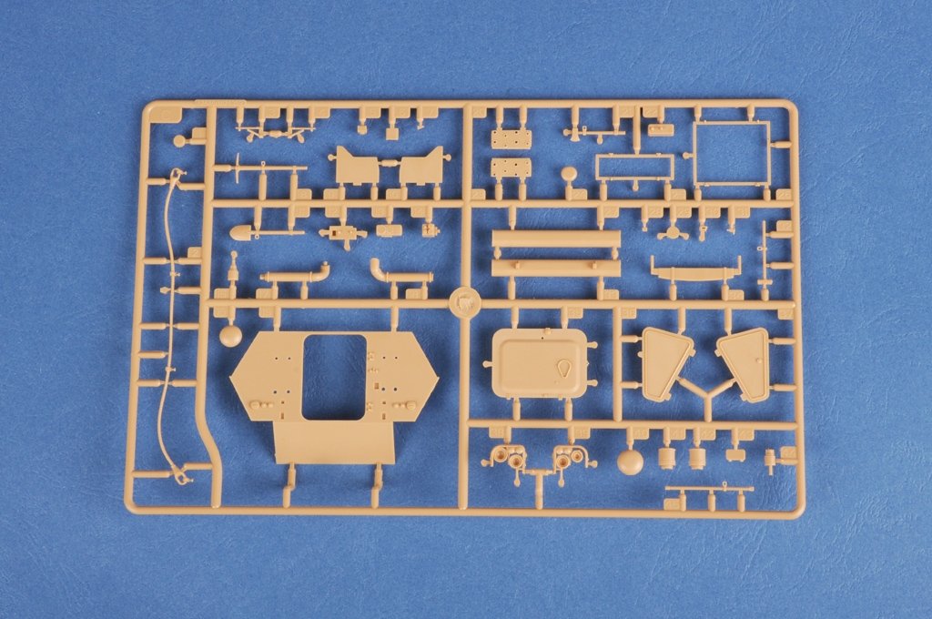 Hobby Boss 82488 WZ550 avec lance-missiles antichar AFT-9 (1/35) – image 5