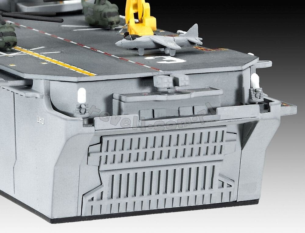 Revell 05178 Porte-avions d&amp;#39;assaut USS WASP CLASSE 1/700 – immagine 4