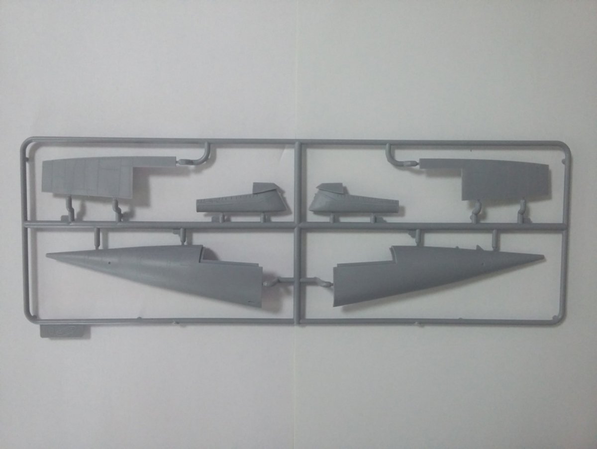 ICM 48902 MiG-25 RB, Soviet Reconnaissance Plane 1/48 – zdjęcie 6