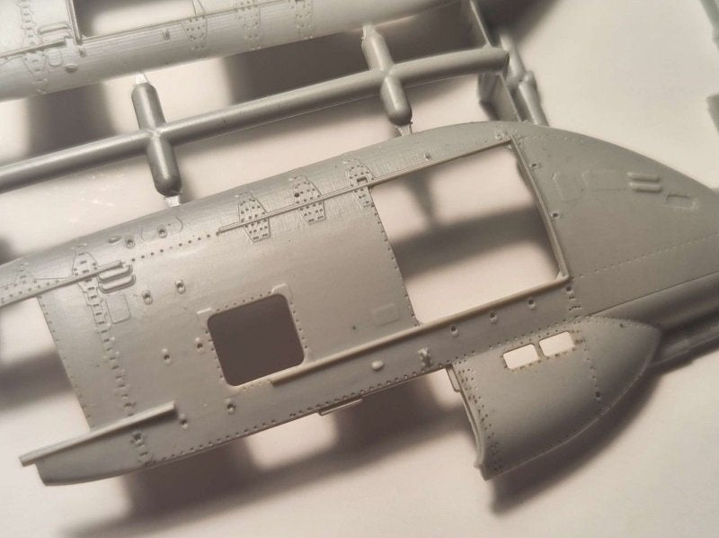 Réponse AA72002 PZL W-3A Sokół TOPR Hélicoptère de sauvetage 1/72 – image 6