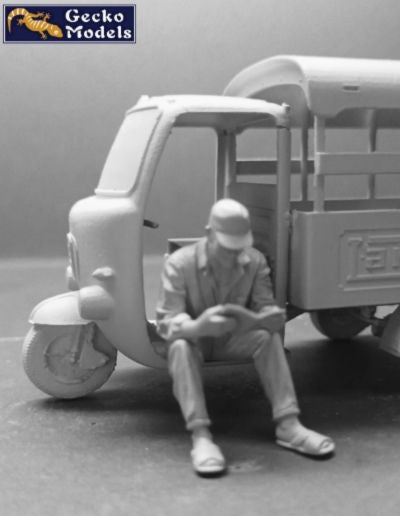 Gecko Models 35GM0113 Dépôt de moto-tricycles de la navette de Saigon (années 60-70) et un système de pause [2 kits dans 1 boîte] 1/35 – Bild 3