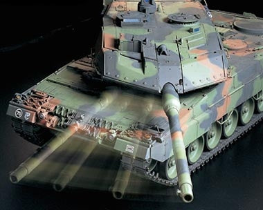 Tamiya 56020 Maquette radiocommandée du char de combat principal Leopard 2 A6, kit complet 1/16 – immagine 5