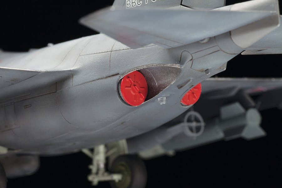 Zvezda 4818 YAK-130 &amp;quot;MITAINE&amp;quot; 1/48 – Bild 5