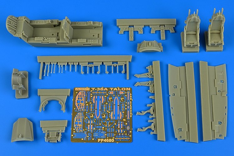 Ensemble cockpit Aires 4680 T-38A Talon 1/48 TRUMPETER