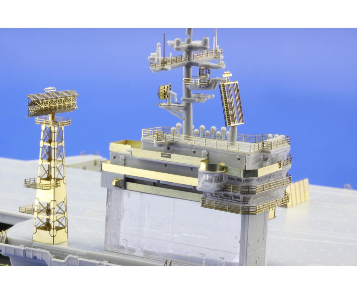 Eduard 17029 USS Nimitz CVN-68 TRUMPETER 1/700 – image 9