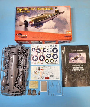 Dora Wings 48054 Republic P-47C Thunderbolt avec réservoir de convoyage 1/48 – image 2