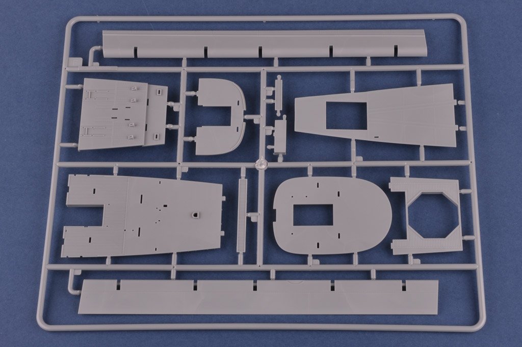 Hobby Boss 83211 B-24J Liberator 1/32 – image 7