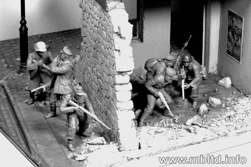 Master Box 3571 Qui est-ce ? Troupes de montagne allemandes et Marines soviétiques (Printemps 1943) Coffret de 6 figurines (1/35) – image 5