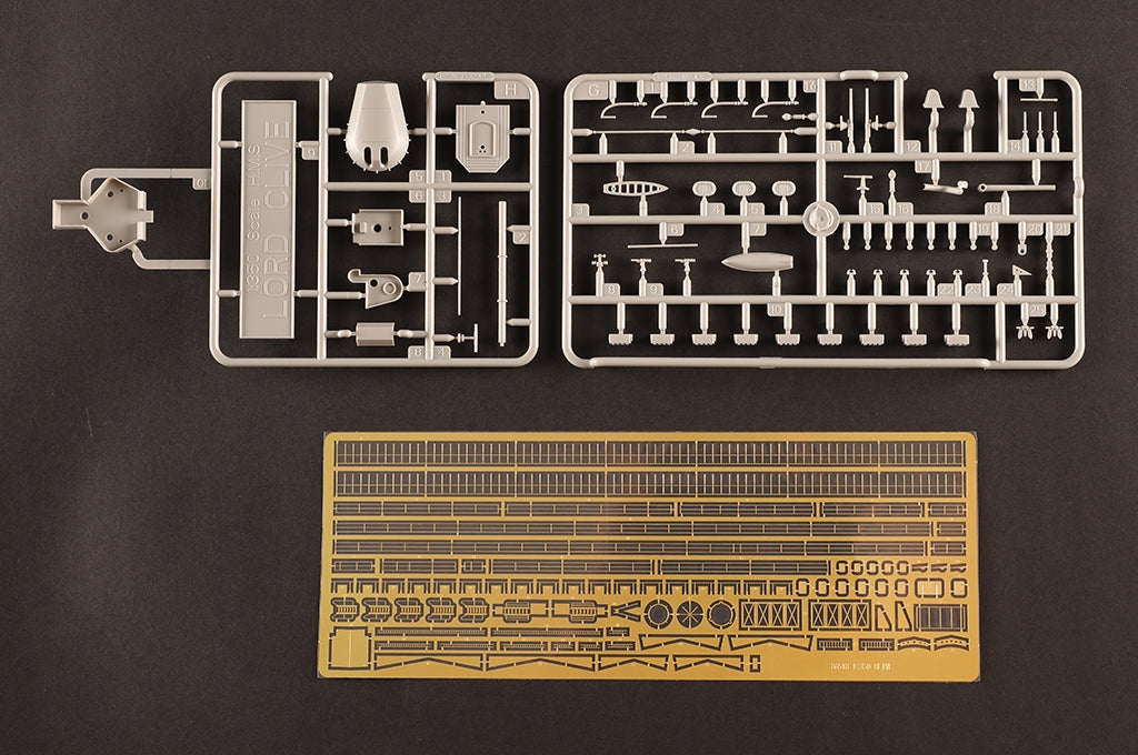 Hobby Boss 86518 HMS Lord Clive 1/350 – image 14