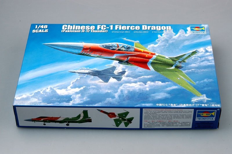 Trumpeter 02815 FC-1 Fierce Dragon (JF-17 Thunder pakistanais) de l&amp;#39;Armée de l&amp;#39;air chinoise (PLAAF) au 1/48 – image 2