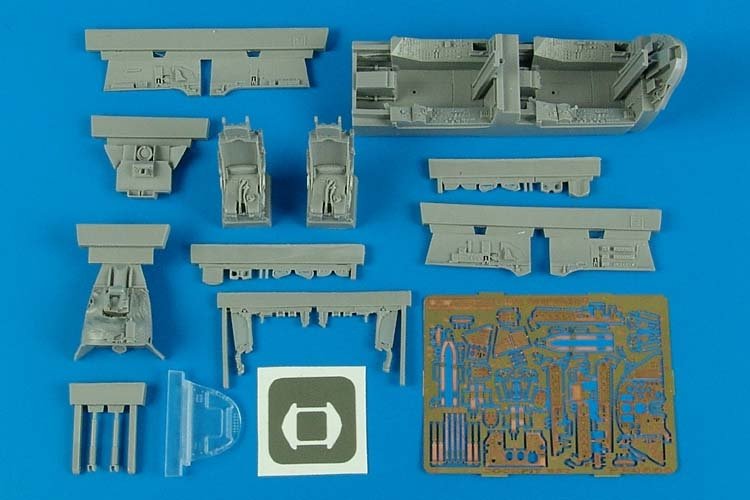 Ensemble cockpit Aires 4555 F-105G Thunderchief 1/48 Hobby boss
