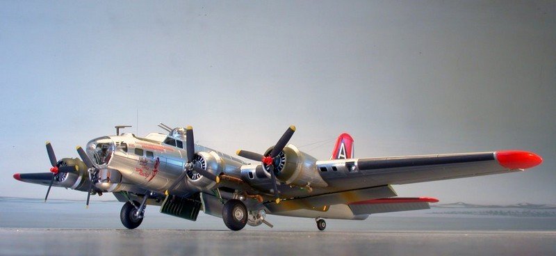 Revell 04283 B-17G Flying Fortress 1/72 – image 2