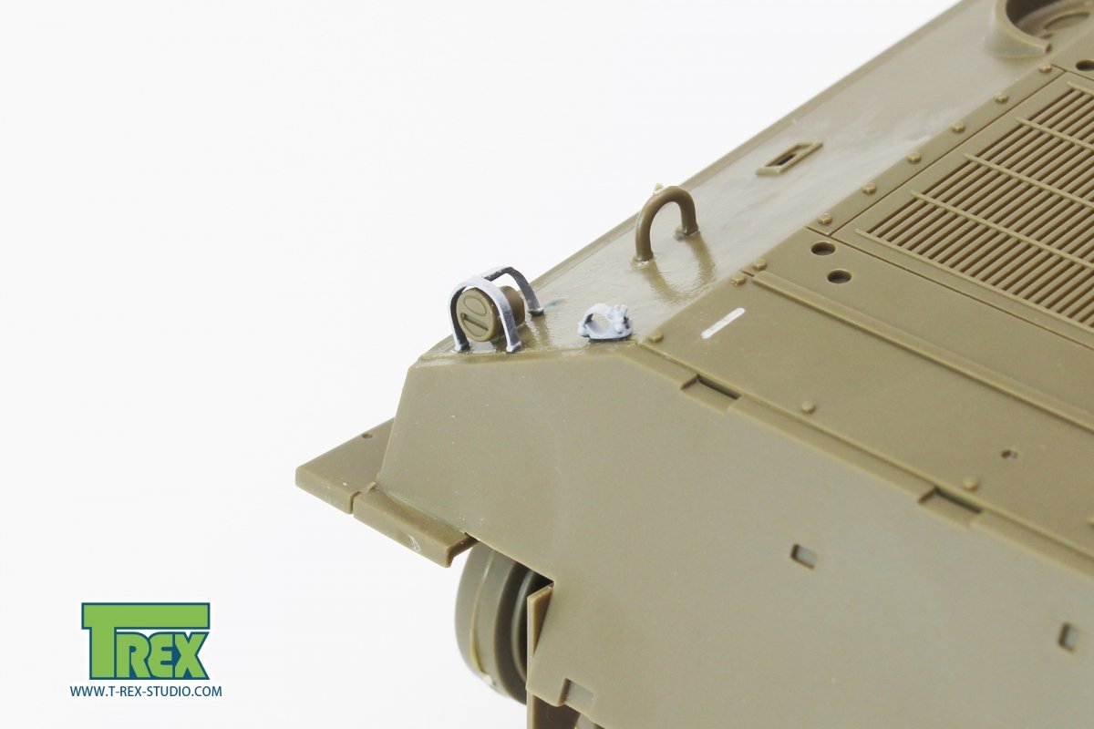 Le set de gardes T-Rex Studio TR35022 pour M4 Sherman (pour coque soudée) peut supporter 2 chars à l&amp;#39;échelle 1/35. – image 2