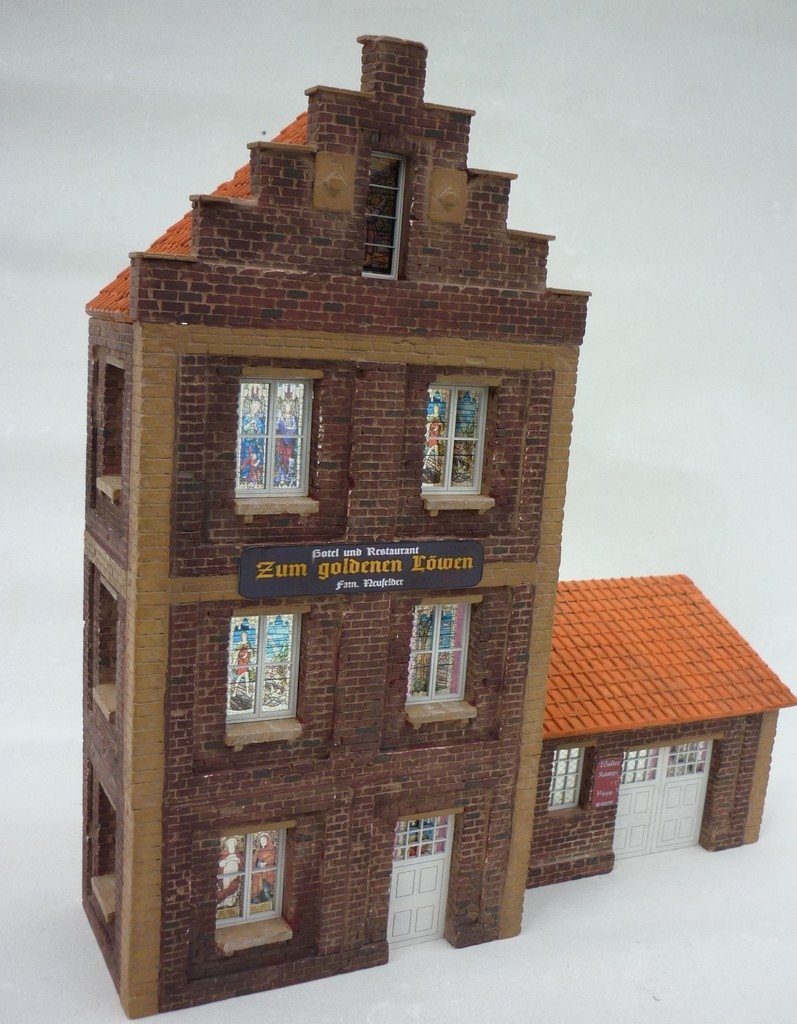 RT-Diorama 35248 Façade de maison européenne 1/35 – imagen 7