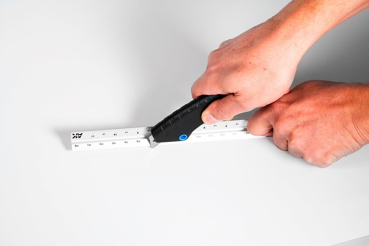 Règle triangulaire métallique multi-échelle AK Interactive AK9049 – immagine 3