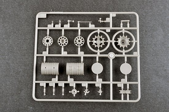 Trumpeter 09581 Char de combat principal russe T-80UD - Début de production, échelle 1/35 – image 9
