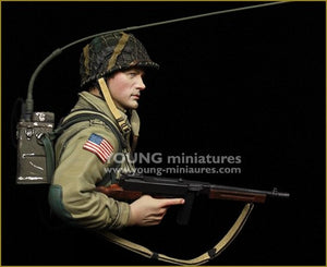 Young Miniatures YM1885 Opérateur radio aéroporté américain CARENTAN 1944 1/10 – image 5