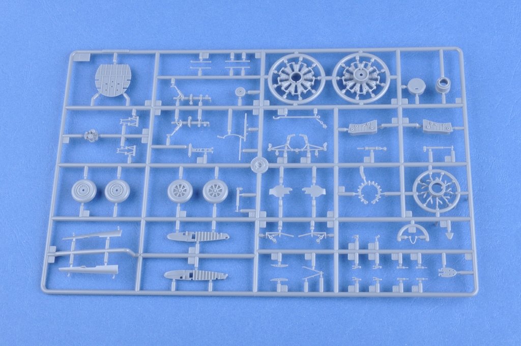 Hobby Boss 80392 F4U-7 Corsair 1/48 – Bild 8